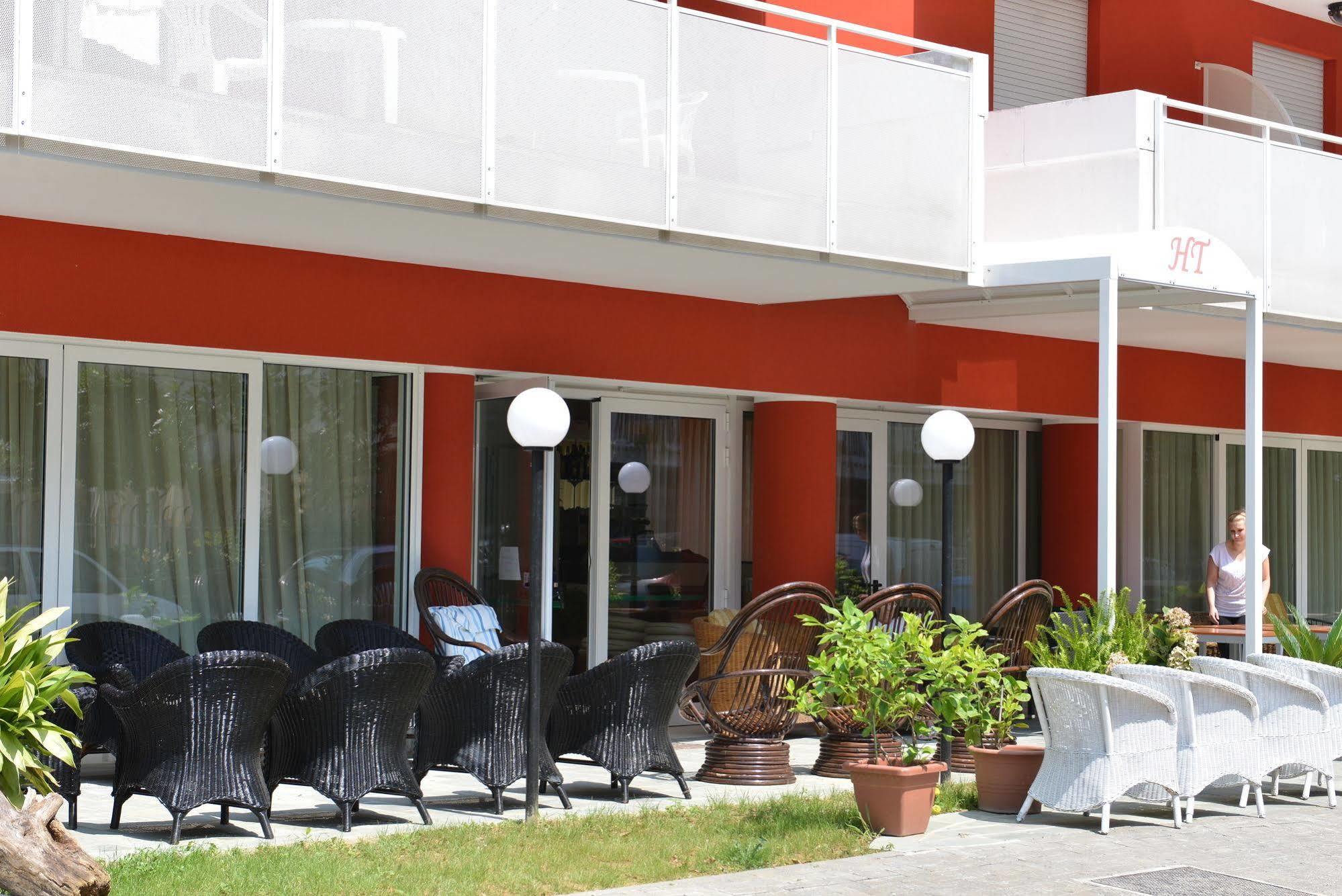 Hotel Tritone Riccione Exterior photo