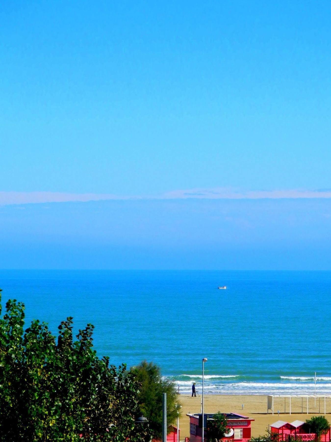 Hotel Tritone Riccione Exterior photo